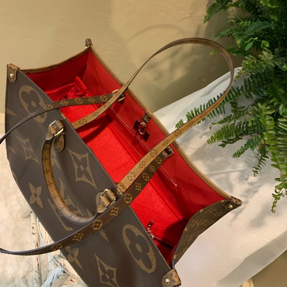 💕 LV Onthego w/ zipper organizer - Picture 10 of 14